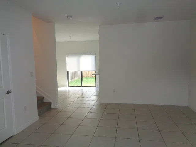 3 bed, 2.5 bath, 1442 sqft, $2,750 — Photo 2