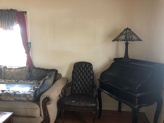 5th image of 16 Perry Ave Floor 1