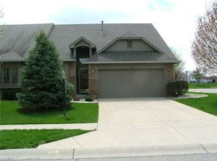 699 Cottage Ln, Greenwood, IN