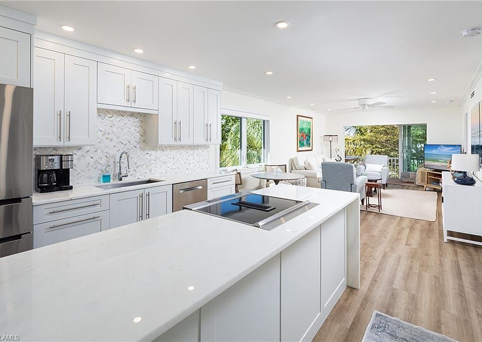 1st image of 333 4th AVE S #303