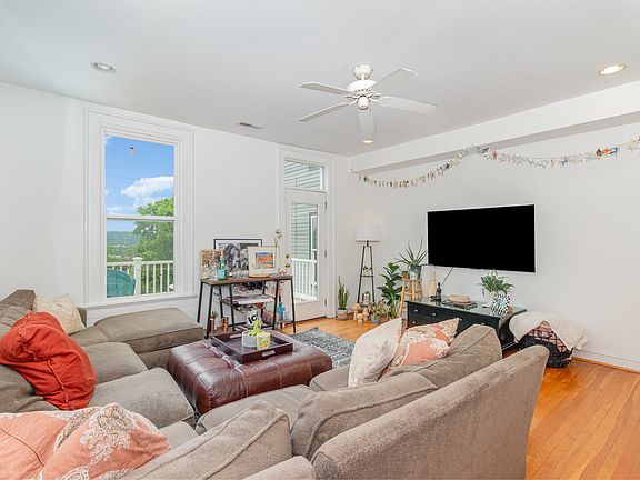 3rd image of 452 Klotter Ave APT 2
