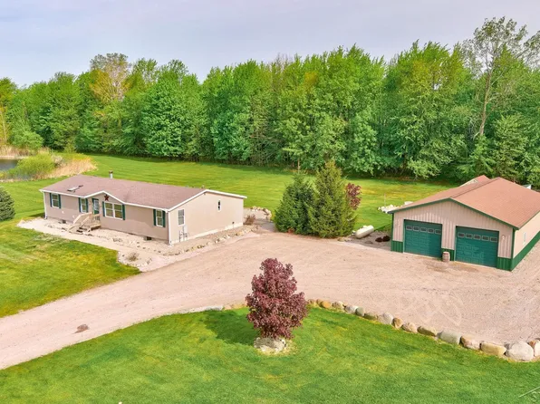 18890 Lakefield Rd, Merrill, MI 48637