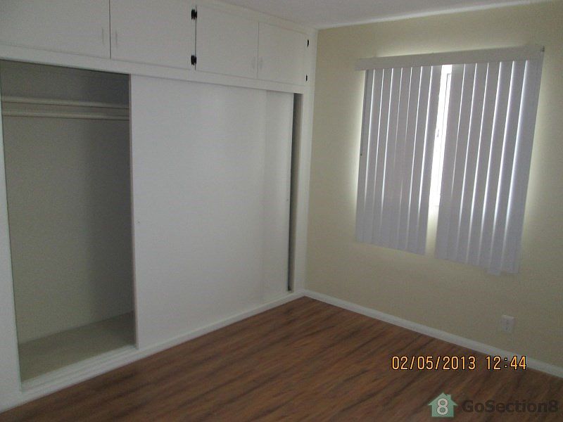 2nd image of 1351 E Vernon Ave APT 2
