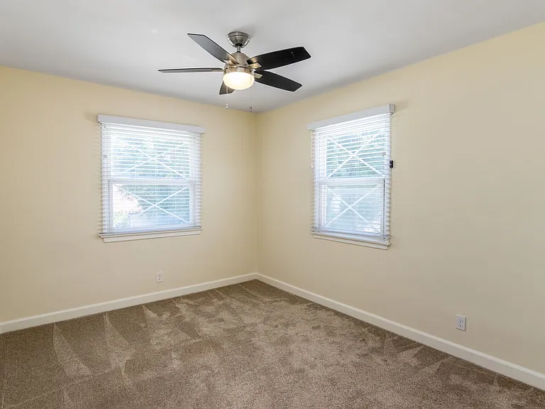 22436 Avenue San Luis — Photo 13