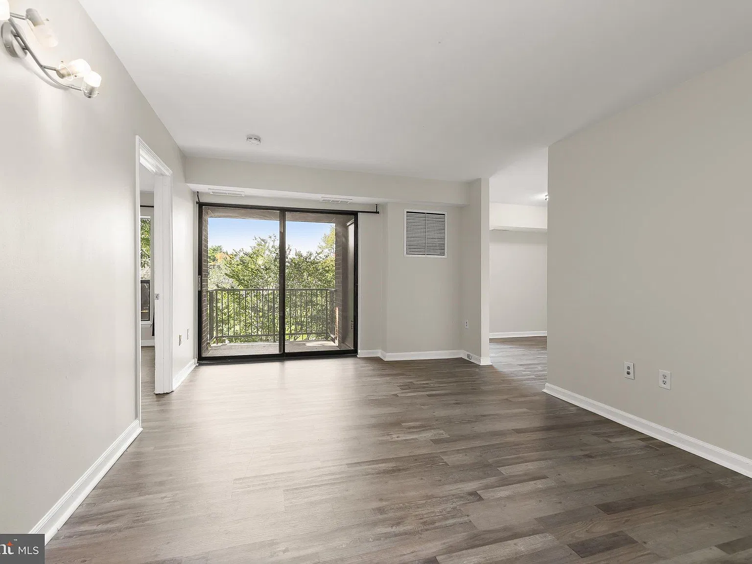21 Silverwood Cir — Photo 4