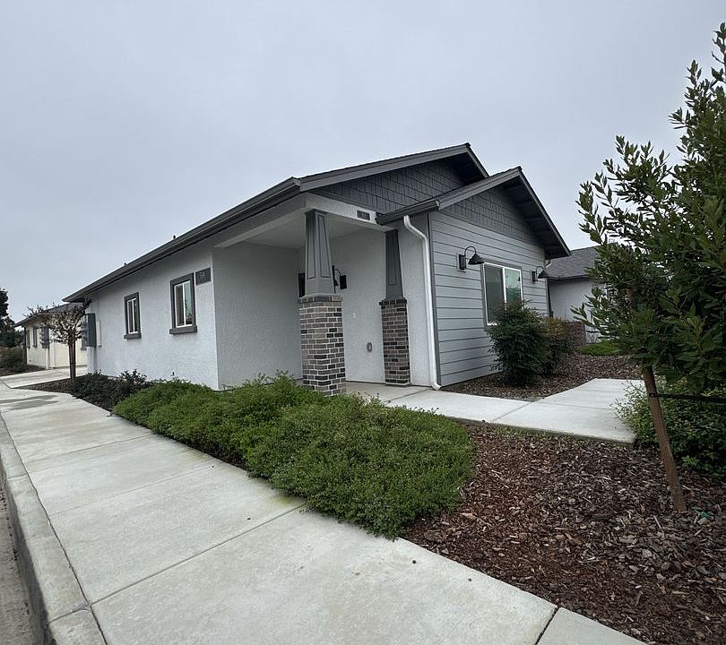 1st image of 514 S Summit St #101