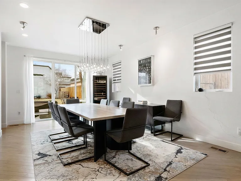 2037 N Hooker St #L — Photo 17