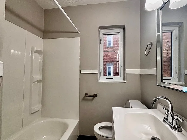 555 Hadley Avenue — Photo 15