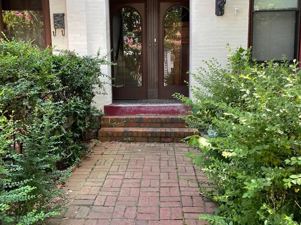 2303 W Main St #B, Richmond, VA 23220