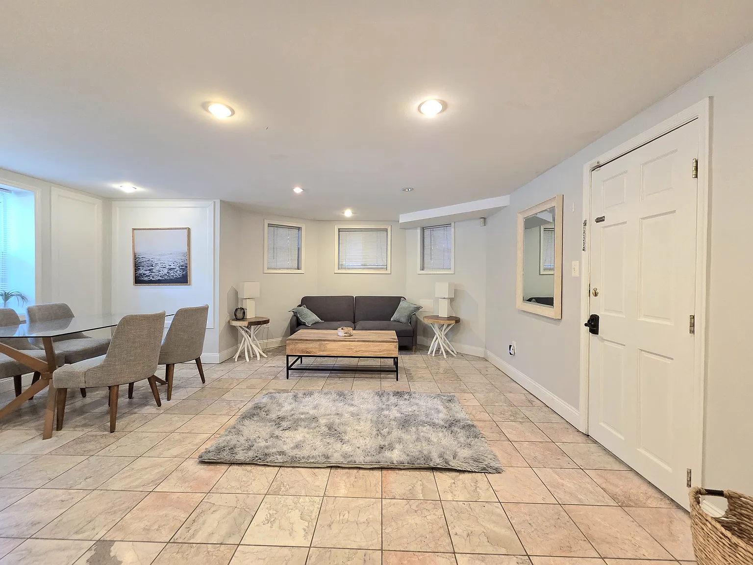 1 bed, 1044 sqft, $2,395 — Photo 4