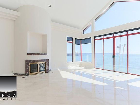 3rd image of 3750 Marine Dr
