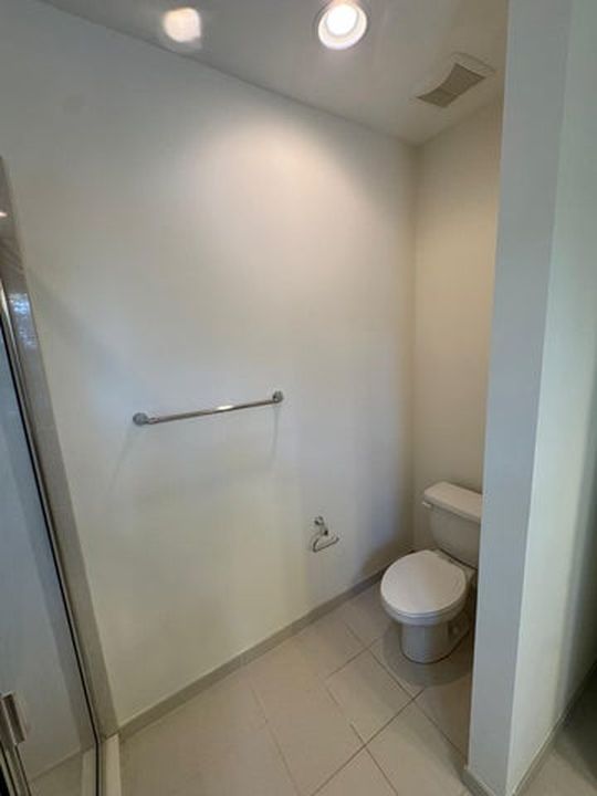 2723 NE 14th St Unit 108, photo 6