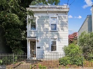 204 N Payne St, Alexandria, VA 22314