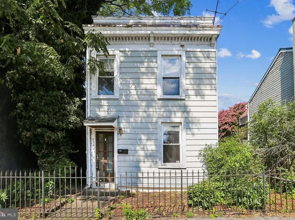 204 N Payne St, Alexandria, VA 22314