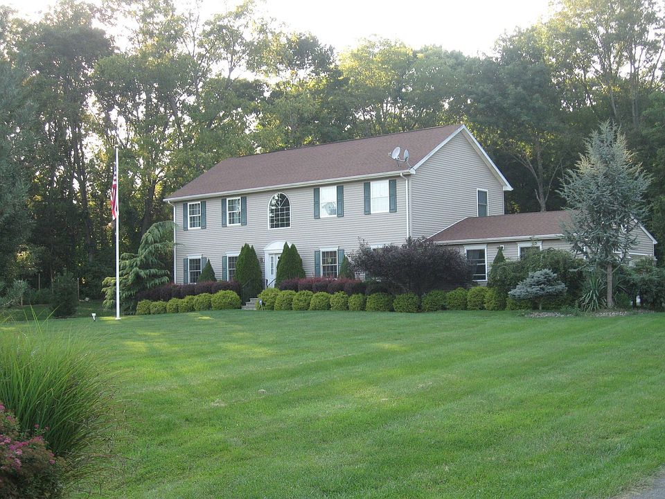 2nd image of 3 Greentree Dr
