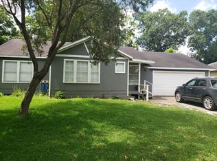1305 E Fayle St, Baytown, TX 77520