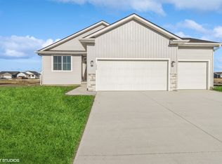 1350 Cedar St, Waukee, IA 50263