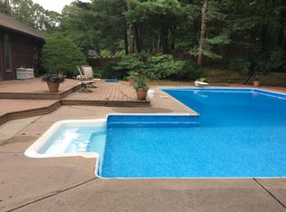 97 Canterbury Ln, Longmeadow, MA 01106