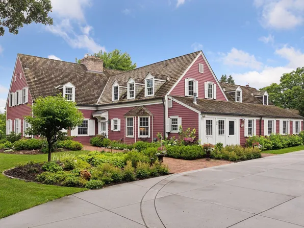 260 Salem Church Rd, Sunfish Lake, MN 55118