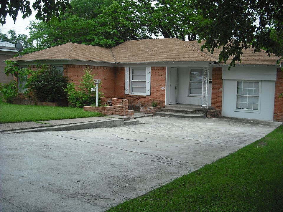 1st image of 2226 Longwood Ln