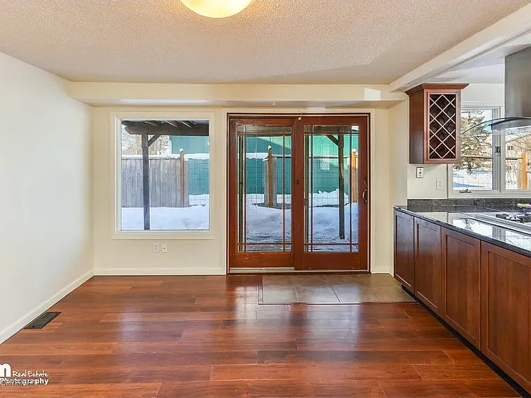 512 Cherry St — Photo 4