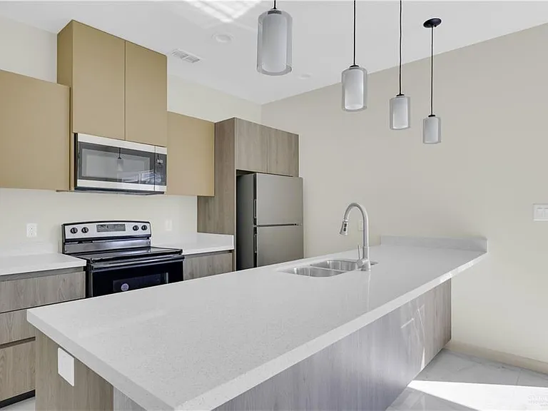 1906 W Violet Dr #3 — Photo 7