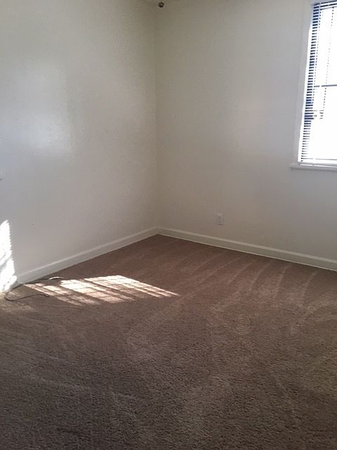 1st image of 808 Poplar Dr