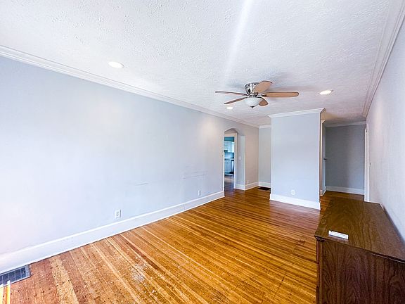 5th image of 749 Woodruff Place East Dr APT C