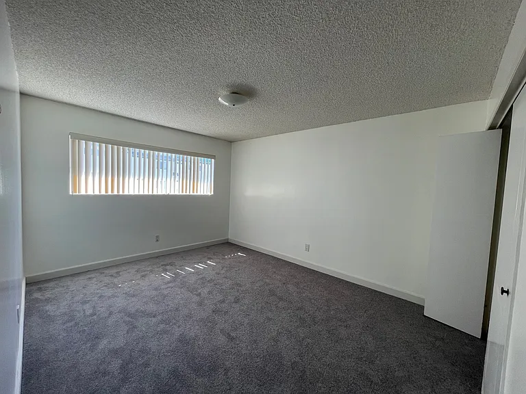 21023 Ladeene Ave #D — Photo 8