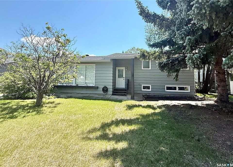 1st image of 305 2nd AVENUE E