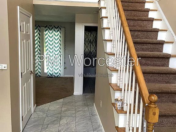 4th image of 28 Brookside Ave