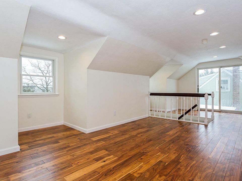 1st image of 225 Schenck Blvd