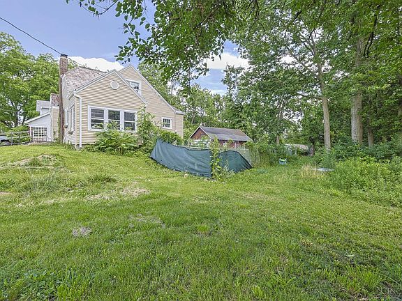 3rd image of 1991 Princeton Rd