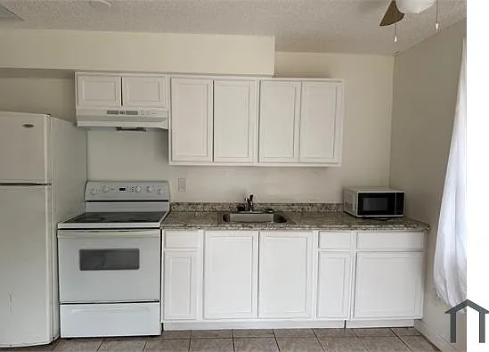 1604 Cypress Dr — Photo 5