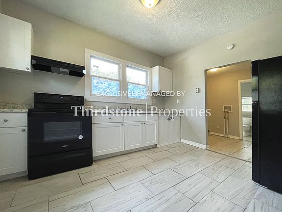 5th image of 753 Saranac St