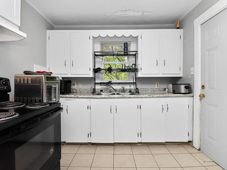340 Clay St — Photo 21