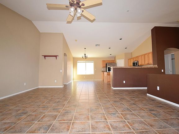 5th image of 3120 E Cherry Hills Pl