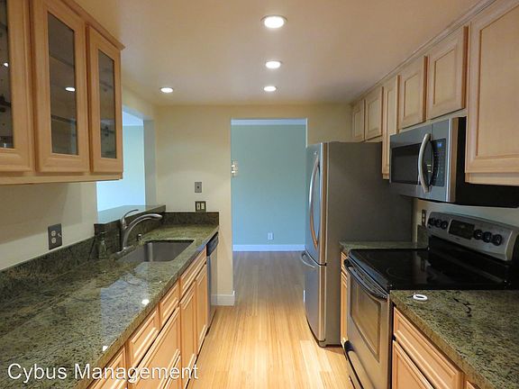 5th image of 360 Guerrero St APT 405
