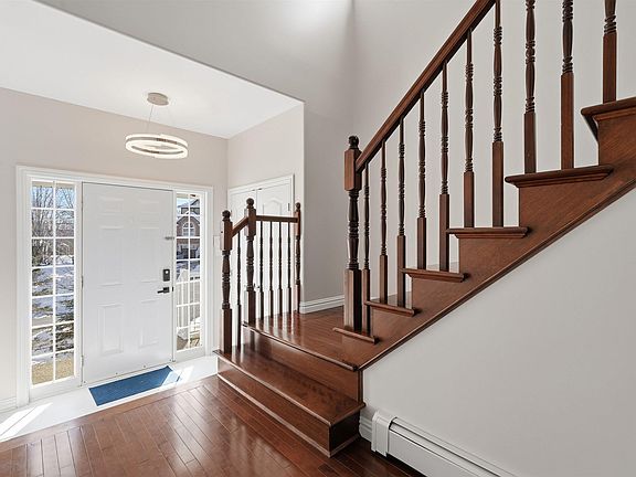 4th image of 49 Merchant Ct