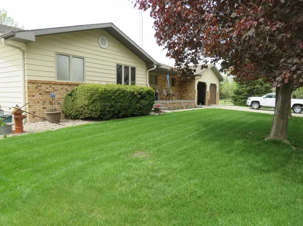 14302 X Rd, Columbus, NE 68601