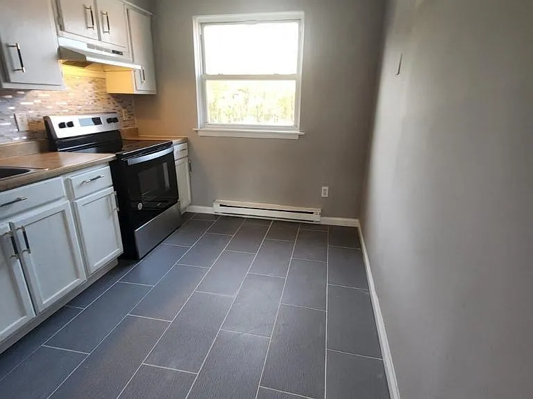 215 Buckley St — Photo 7