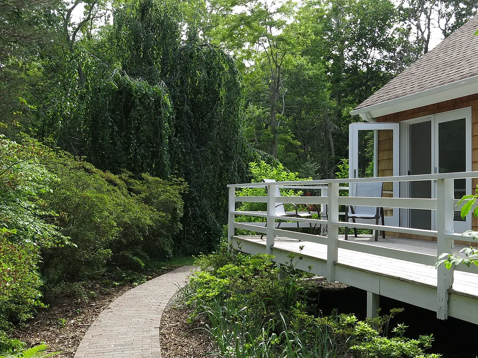 7 Driftwood Ln