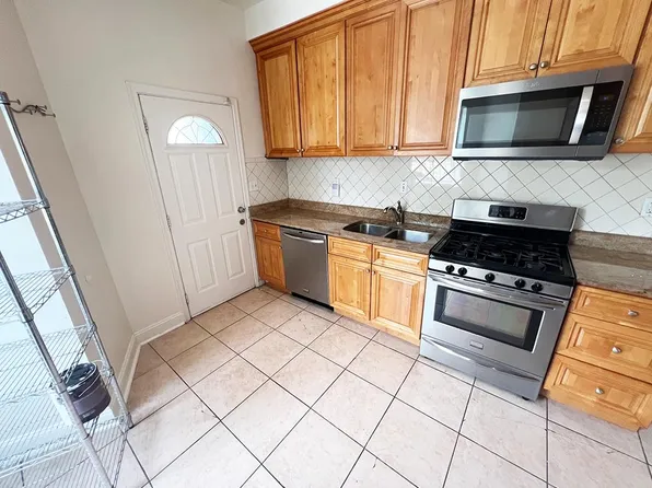 1131 8th St NE, Washington, DC 20002