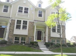 1108 Tuscany Dr, Streamwood, IL 60107