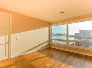 12 Main St #309, Edgewater, NJ 07020