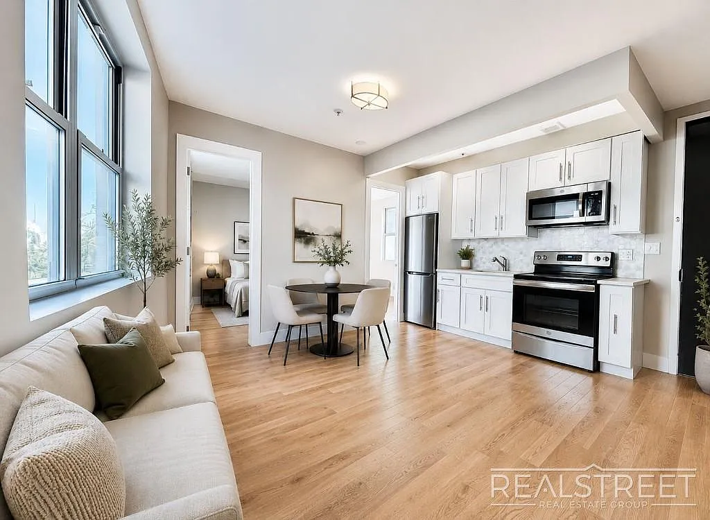 308 Park Avenue — Photo 1
