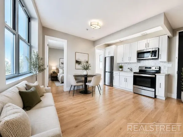 308 Park Avenue image 1 of 5
