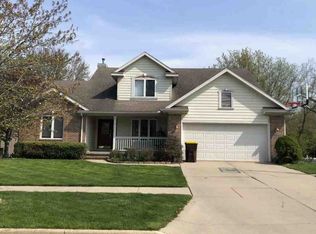615 N Cedar Run Ct, Williamston, MI 48895