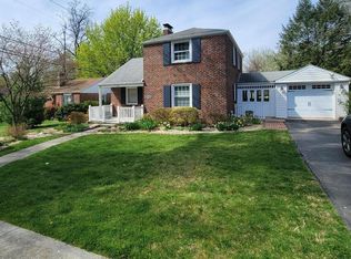 10 Village Rd, Camp Hill, PA 17011