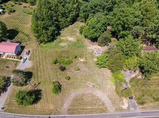 7250 Dennis Rd, Walnut Cove, NC 27052